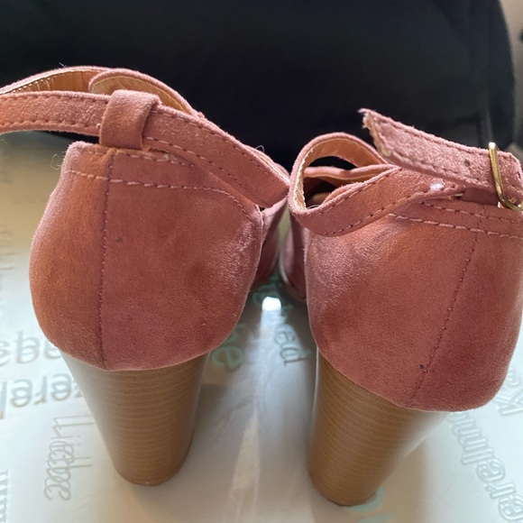 Women’s Size 7 - Neutral Pink Ankle Boots - Picture 6 of 6